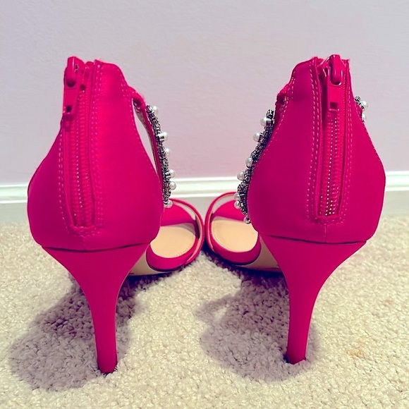 Nina Fuchsia Pearl-Gem Embroidered Heels (9.5M) - Picture 5 of 13
